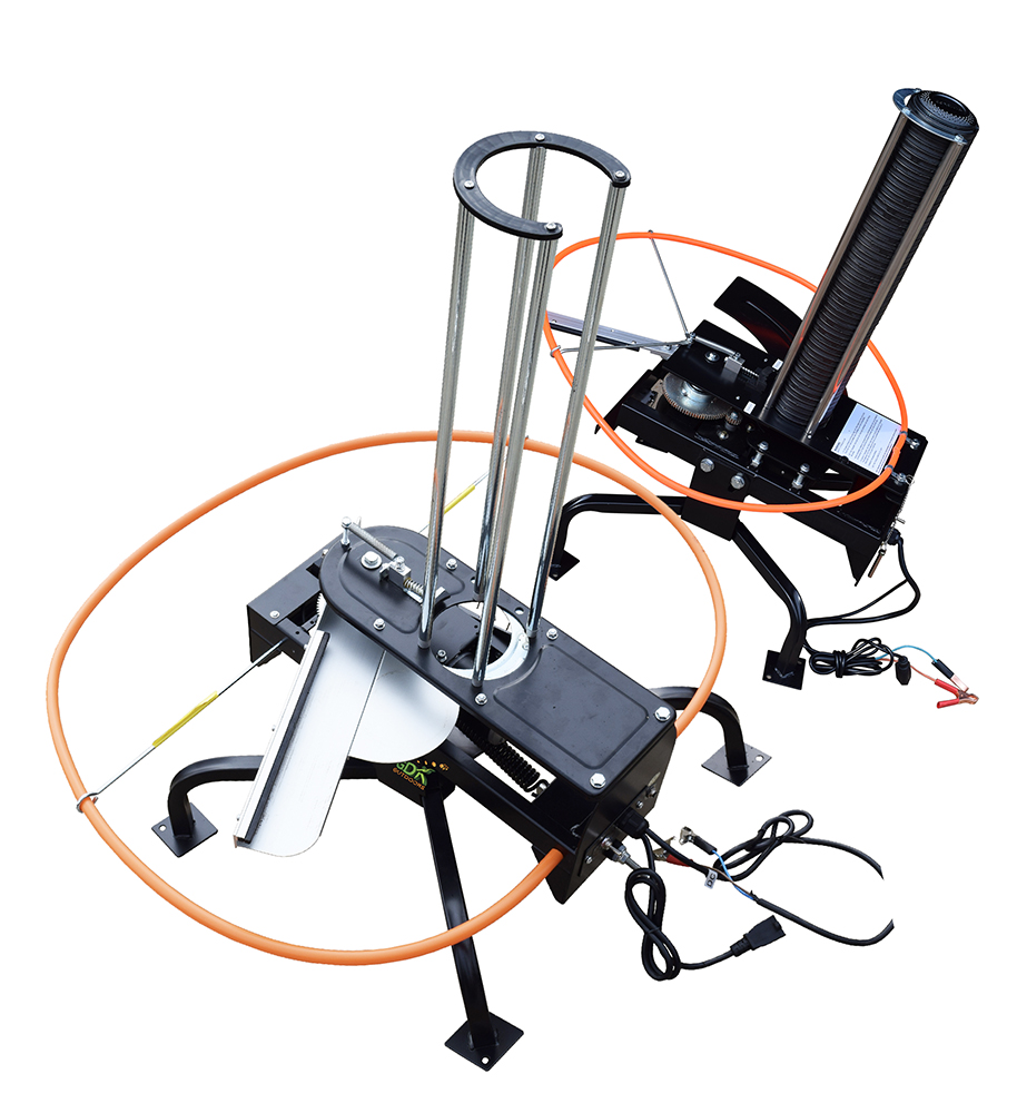 Automatic clay pigeon traps